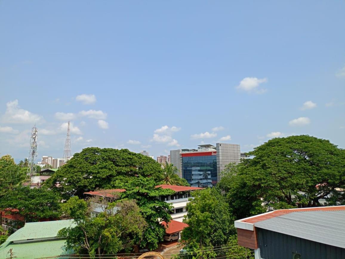 Alite Enclaves Fully Furnished Apartments Thrissur Bagian luar foto