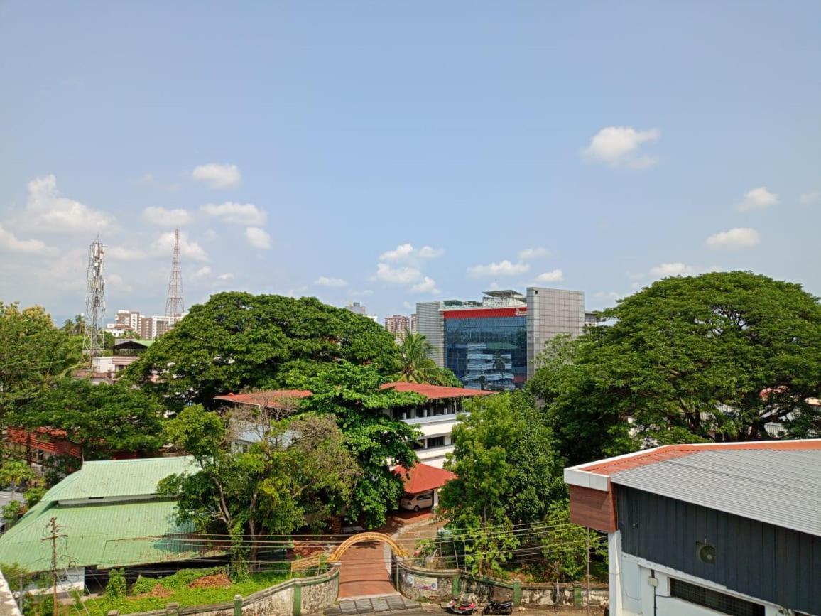 Alite Enclaves Fully Furnished Apartments Thrissur Bagian luar foto